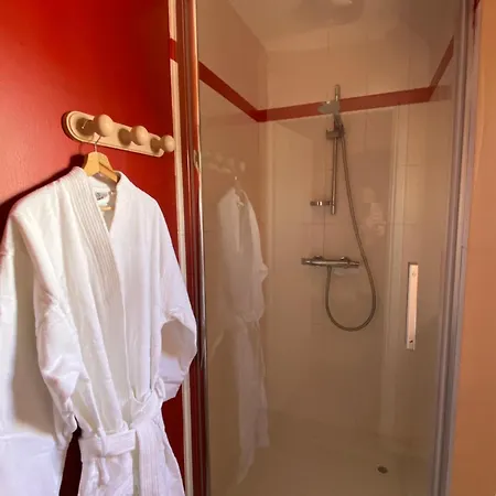 Sous Les Toits * 생토메르